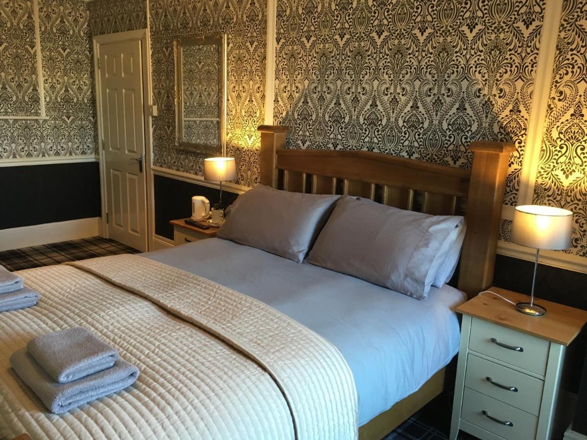 The White Hart Pub And Rooms Cranleigh Buitenkant foto