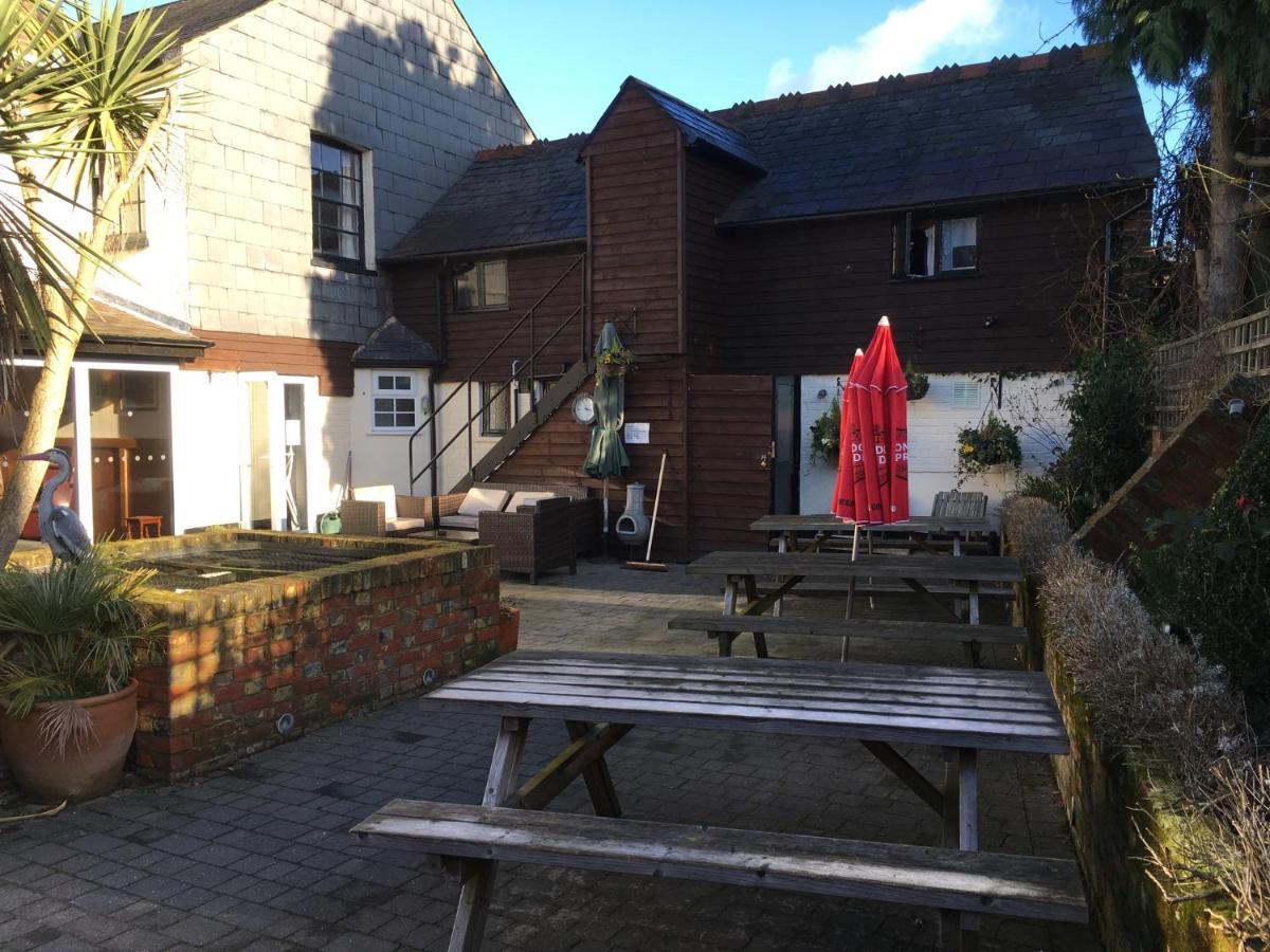 The White Hart Pub And Rooms Cranleigh Buitenkant foto