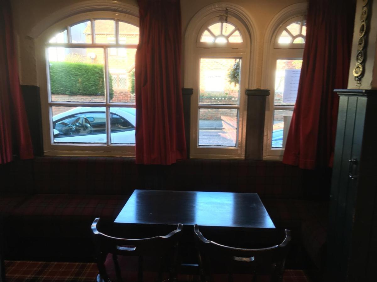 The White Hart Pub And Rooms Cranleigh Buitenkant foto
