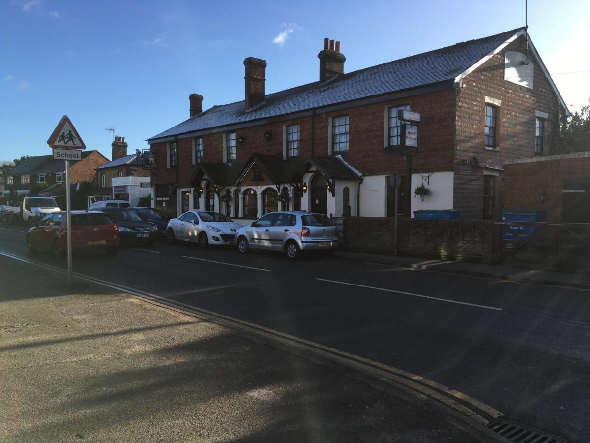 The White Hart Pub And Rooms Cranleigh Buitenkant foto