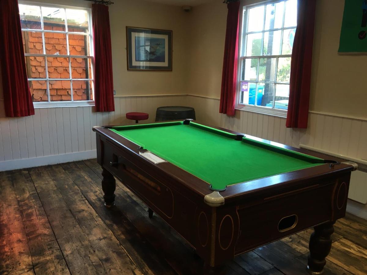 The White Hart Pub And Rooms Cranleigh Buitenkant foto