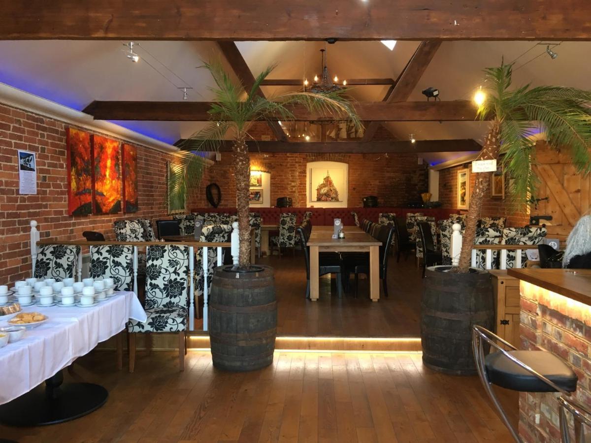 The White Hart Pub And Rooms Cranleigh Buitenkant foto