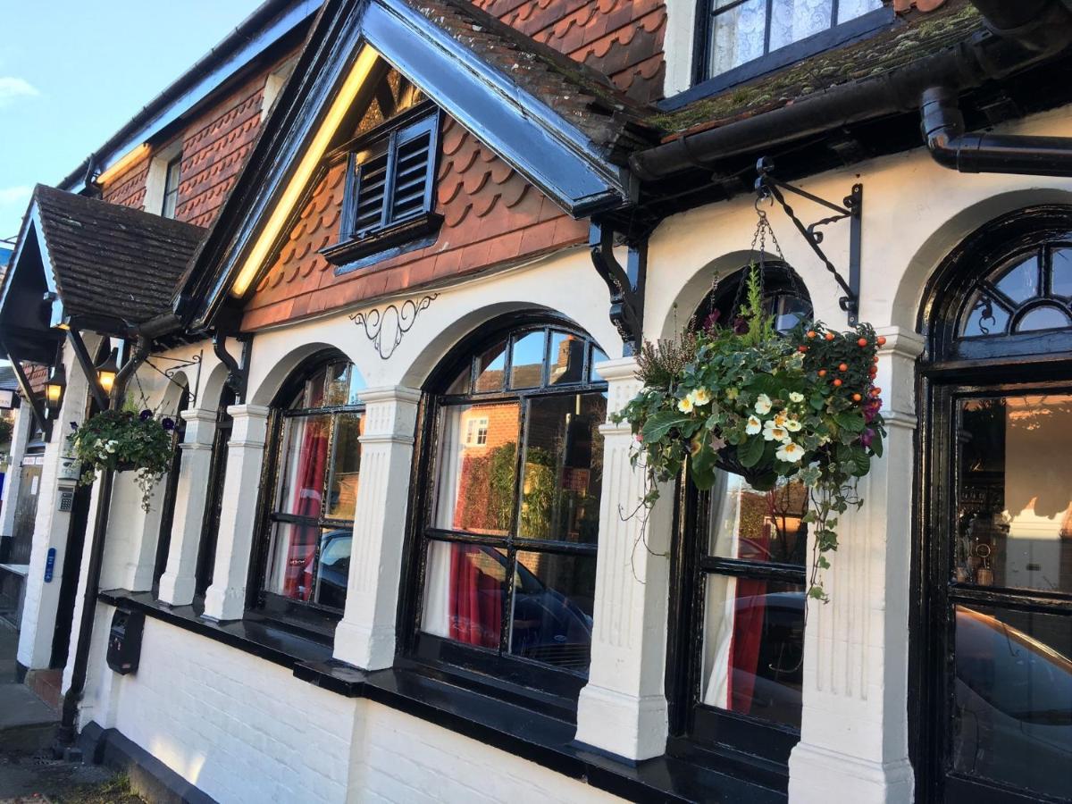 The White Hart Pub And Rooms Cranleigh Buitenkant foto