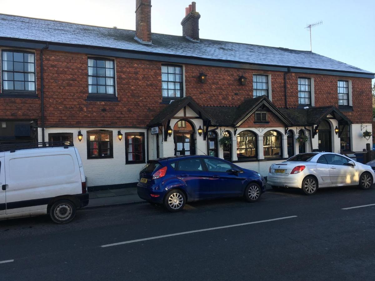 The White Hart Pub And Rooms Cranleigh Buitenkant foto