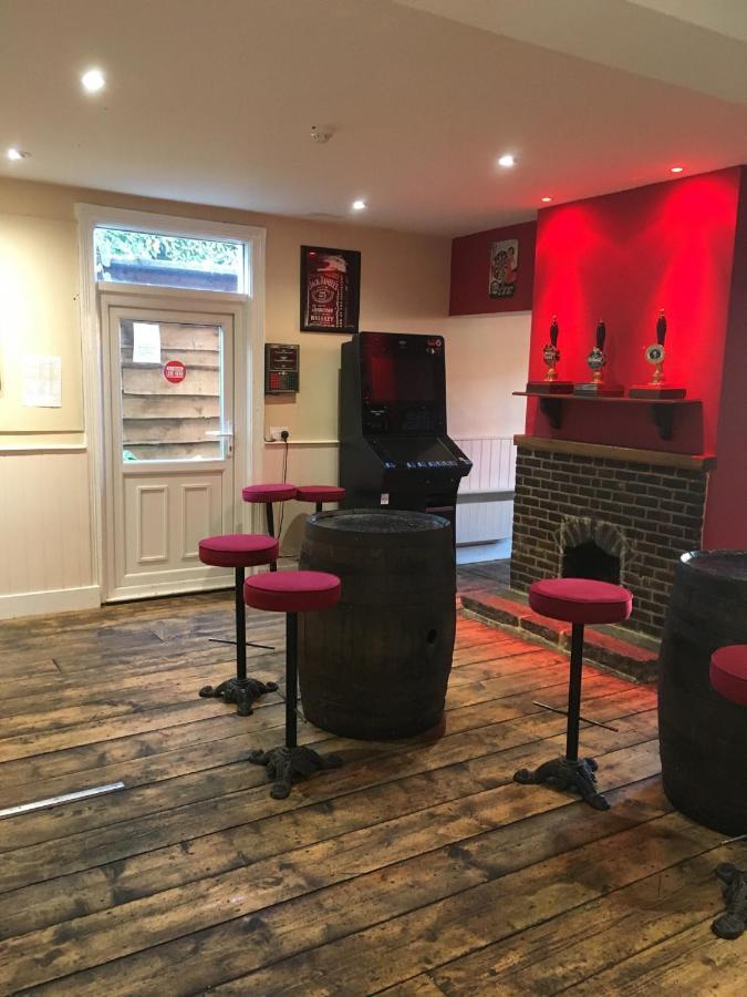 The White Hart Pub And Rooms Cranleigh Buitenkant foto