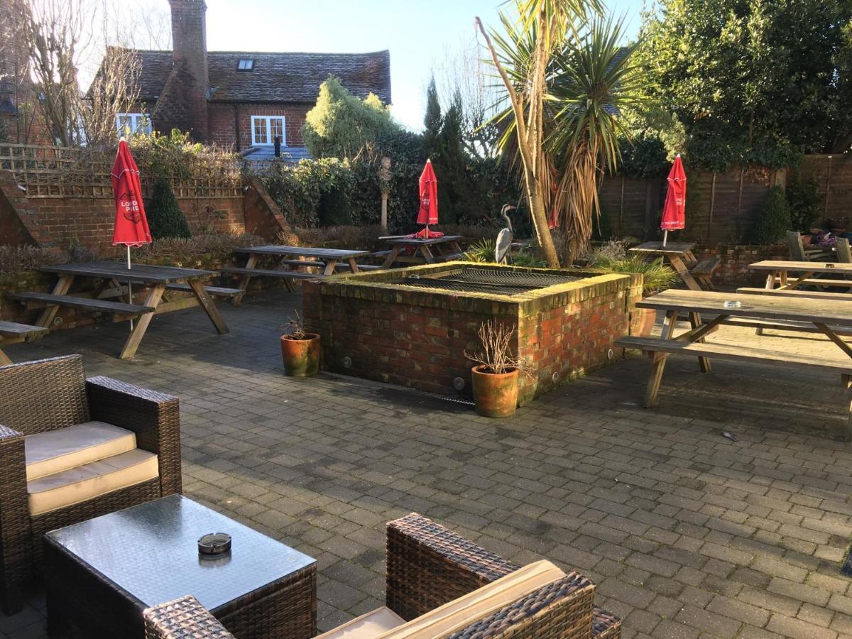 The White Hart Pub And Rooms Cranleigh Buitenkant foto